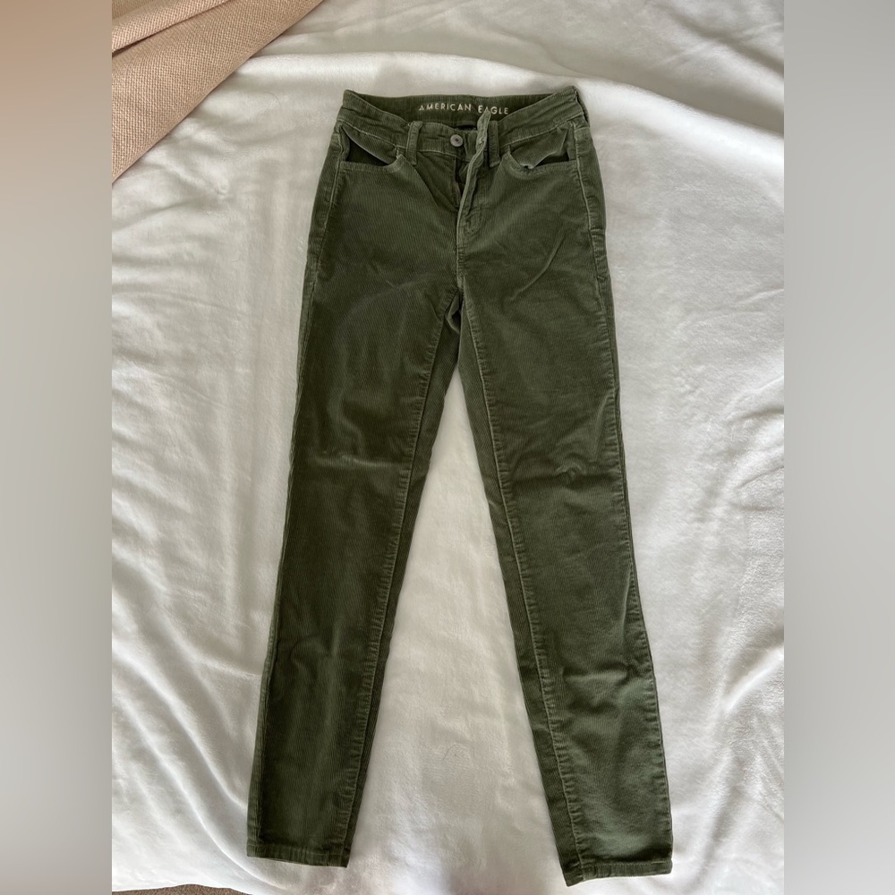 🌤️AEO 000 Short Olive Green Stretch Corduroy Pant🌤️